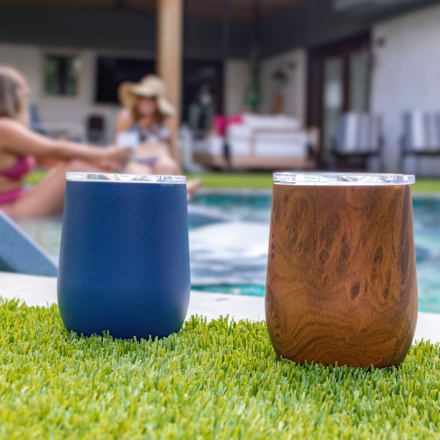Stemless in Grass #color_navy